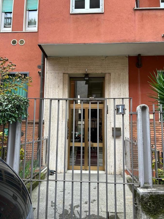 Kibilu - Via Cibrario Linea Rossa Metro Rovereto - Vicinanze Stazione Centrale Milano Ngoại thất bức ảnh